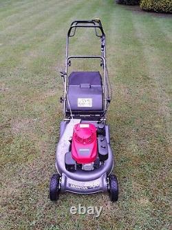 HONDA HRD536 21 Self-propelled Petrol Lawn Mower with Rear Roller for Stripes