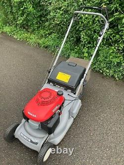 Honda HRB425c Self Propelled Rear Roller Lawnmower with grass bag
