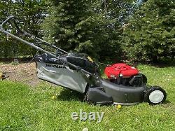 Honda HRD Professional Self Propelled Petrol Lawnmower 21 With Rear Roller Hrh
