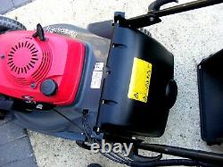 Honda HRX476 Mower- Hydrostatic- Petrol- Lawnmower Self Propelled ex cond