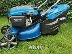 Hyundai HYM430SPER 17 139cc Self Propelled Petrol Lawn Mower with Rear Roller