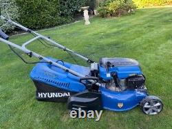 Hyundai HYM430SPER Petrol Roller Lawn Mower 17 43cm / 430mm 139cc